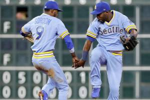 Cruz’s double lifts Mariners to 5-2 win over Houston