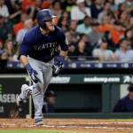 Mariners rally to take 3rd straight from Astros
