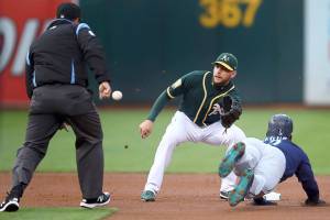 M’s late rally falls short in 7-6 loss to A’s