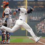 Cano sparkles as Mariners defeat Astros 7-4