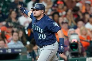Vogelbach’s pinch-hit grand slam powers M’s past Astros