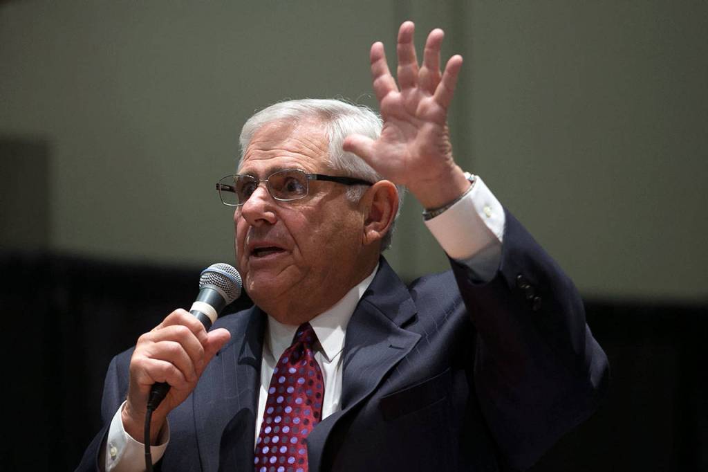 Keynote speaker Keith Gilbertson Jr. gives a speech during the Snohomish County Sports Hall of Fame Banquet on Sept. 19, 2018, at Angel of the Winds Arena in Everett. (Kevin Clark / The Herald)