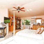 Breathtaking Views, Luxurious Home