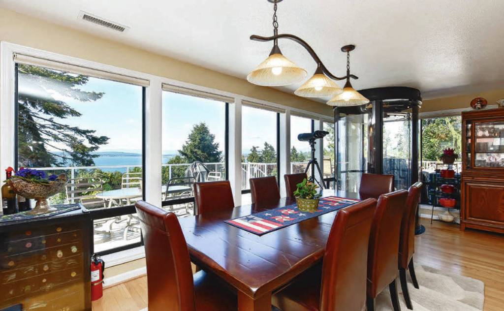 Breathtaking Views, Luxurious Home