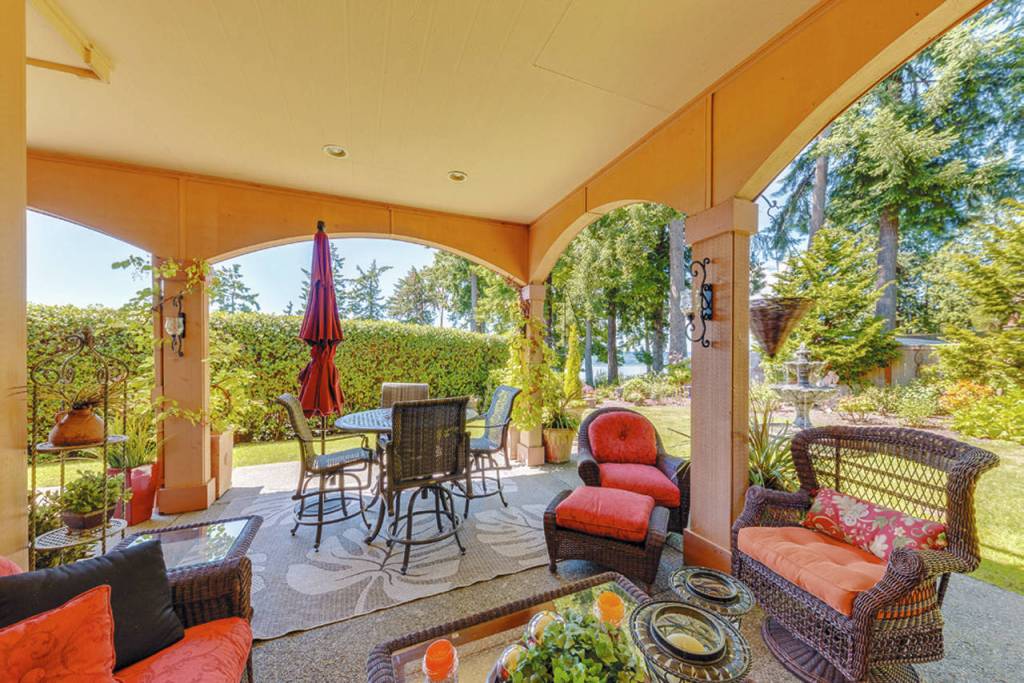 Stunning Sound Views & A Taste of Tuscany