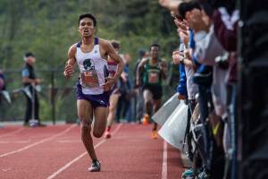 Edmonds-Woodway boys place 3rd at Hole in the Wall Invite (video)