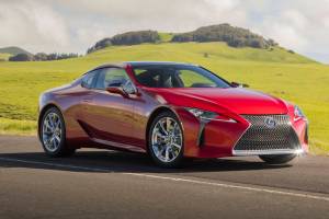 Lexus LC 500h: charms with its speed and looks