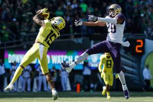 No. 7 Washington’s playoff hopes dashed by No. 17 Oregon