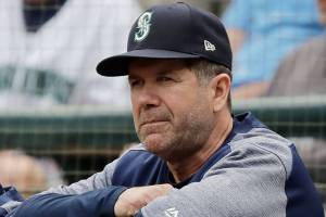 Edgar Martinez stepping down as the Mariners’ hitting coach