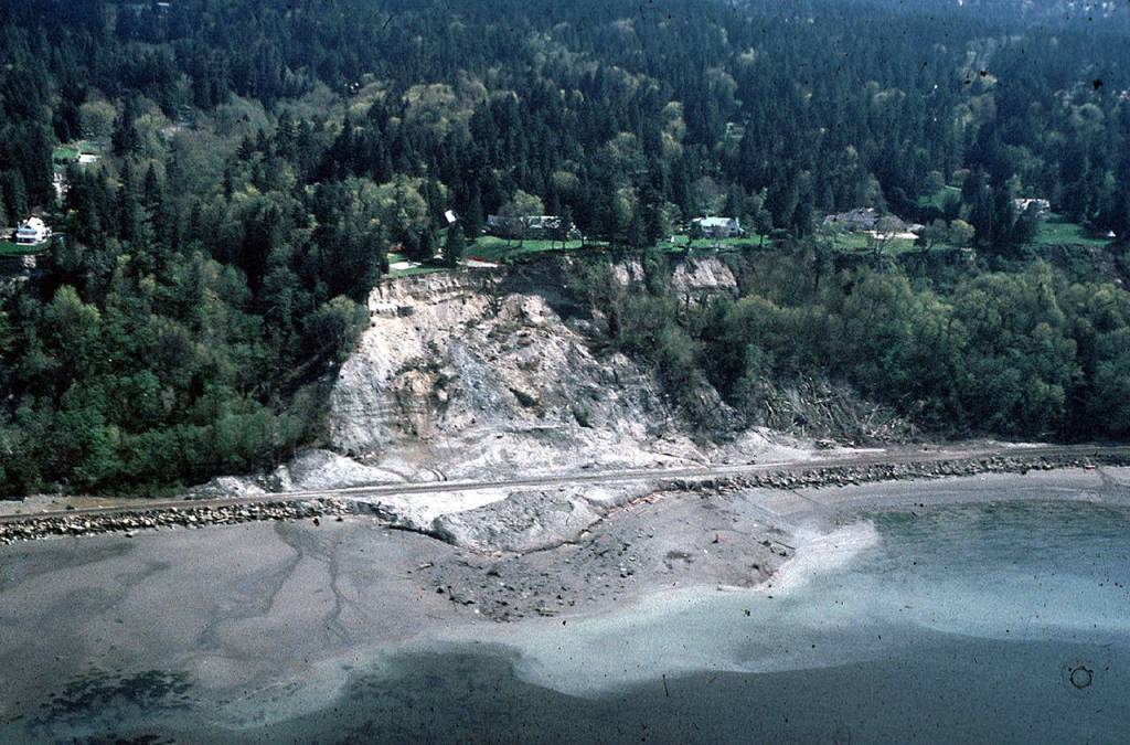 Ed Harp / USGS, retired                                 A January 1997 landslide in Woodway.
