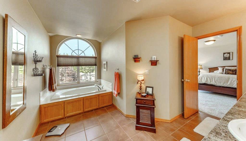 Spacious home in Mukilteo School District