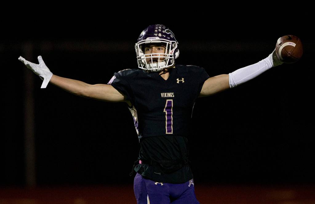 Lake Stevens Ian Hanson celebrates after his touchdown during the game against Graham Kapowsin on Saturday, Nov. 17, 2018 in Lake Stevens, Wa. (Olivia Vanni / The Herald)