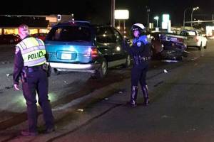 Suspected at-fault driver ran away from Edmonds car wreck