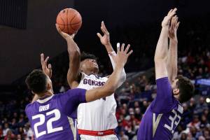 Hachimura hits game-winner as No. 1 Gonzaga slips past UW