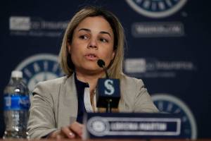 Former employee files lawsuit against Mariners