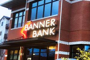 Lawyer-turned-robbery suspect is sentenced, released
