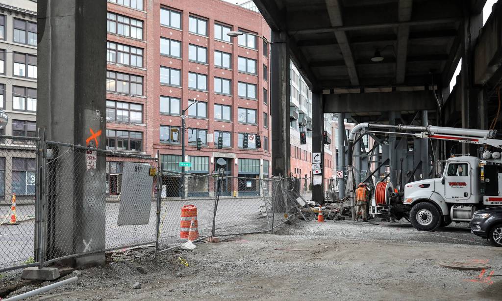 Work to replace the Alaskan Way Viaduct with the new tunnel begins January 11. Crews will start removing pieces of the viaduct near South Dearborn Street the weekend the closure begins. (Lizz Giordano / The Herald)