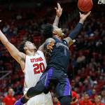 Huskies record 4th consecutive victory