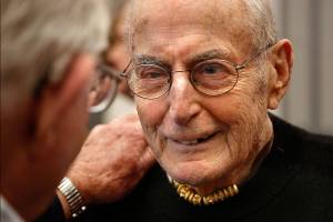 Russell Day was 103 at the 2016 reception for his former student, internationally known artist Chuck Close, at Everetts Schack Art Center. Day, who taught art at Everett Community College1949-1976, died Monday at age 106.(Dan Bates / The Herald)