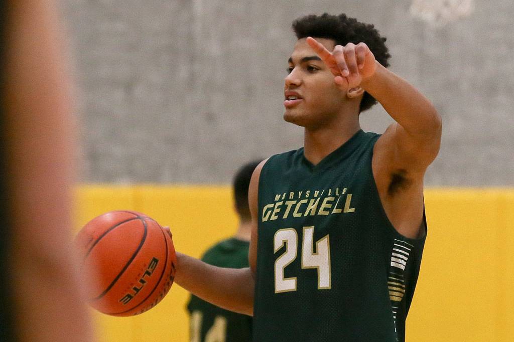 Marysville Getchell sophomore Malakhi Knight directs the offense during practice on Jan. 16, 2019, at Marysville Getchell High School. (Kevin Clark / The Herald)