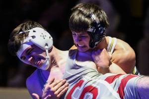Freshman helps Everett wrestling halt Stanwood’s unbeaten run