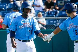 Mariners add infield prospect as part of 3-team trade