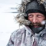 Brilliant acting carries a story of survival in the ‘Arctic’