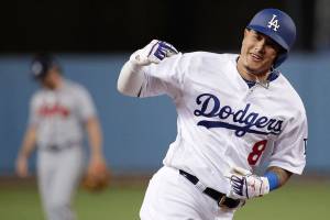 AP source: Machado, Padres agree to 10-year contract