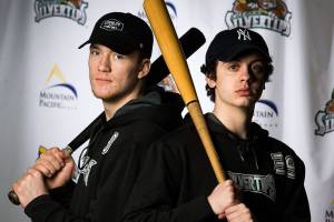 Stick to hockey? Not this pair of Silvertips