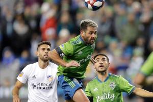 Sounders midfielders still adjusting to one another