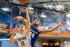Edmonds falls to Centralia 73-71 in tournament opener