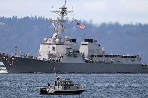 USS Shoup leaves Naval Station Everett for California