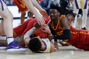 Washington holds off USC 78-75 in Pac-12 quarterfinals