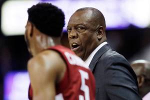 Washington State fires hoops coach Kent