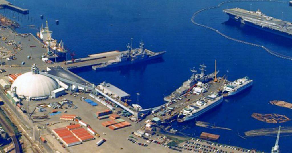 This aerial photo from 2005 shows Navy destroyers undergoing maintenance when the waterfront had multiple shipyards in operation. (Port of Everett)