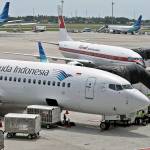 A Garuda Indonesia airlines Boeing 737-800 at the Soekarno-Hatta International Airport in Tangerang, Indonesia, in 2017. Indonesias flag carrier is seeking to cancel a multibillion-dollar order for 49 Boeing 737 MAX 8 jets, citing a loss of confidence in the model following two crashes. (AP Photo/Dita Alangkara, File)
