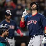 Strickland blows save, Mariners suffer 1st loss of season
