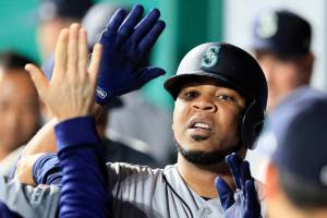 Encarnacion goes deep twice in 6th as Mariners roll