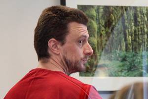 Kirkland woman says her plumber kidnapped and stabbed her