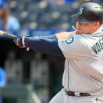 Late heroics give Mariners sweep of Royals