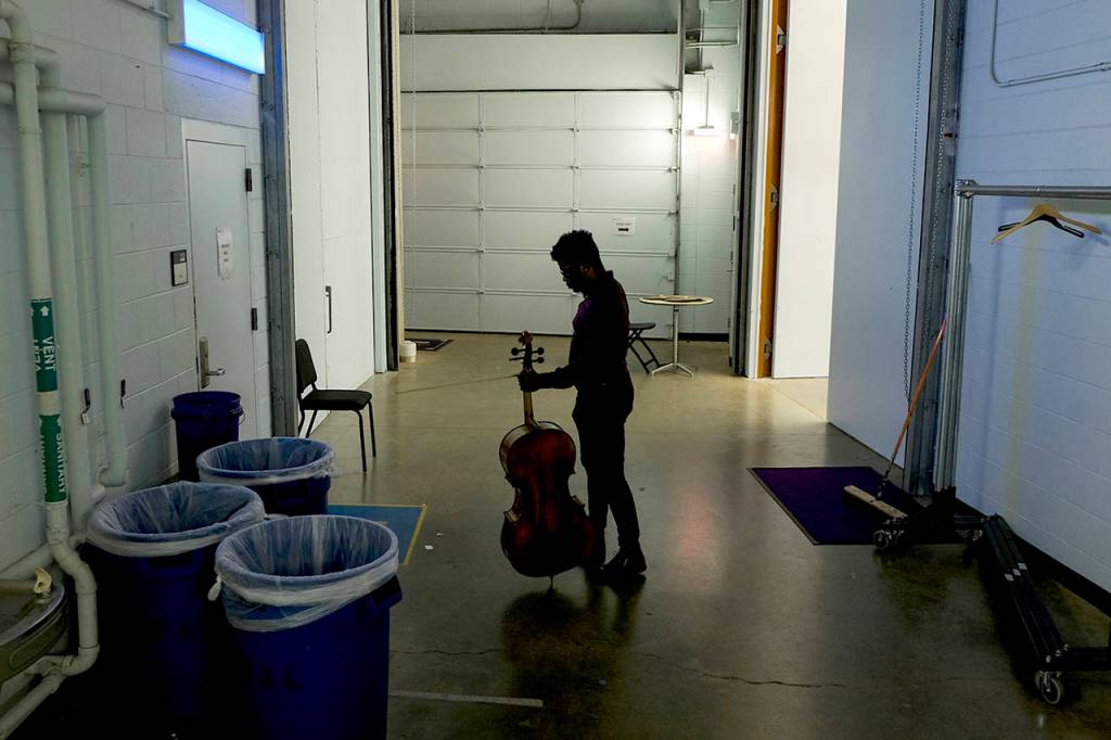 Adams prepares to take the stage at the Hylton Performing Arts Center in September. (Jahi Chikwendiu/Washington Post)