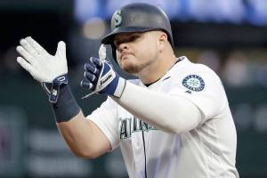 Vogelbach epitomizes Mariners’ fast start