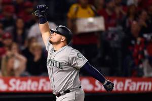 M’s slug 4 homers in 2nd straight win over Angels