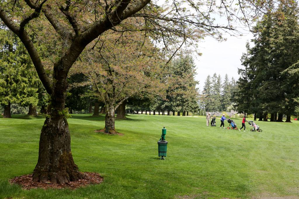 Everett Golf & Country Club on Sunday, April 21. (Kevin Clark / The Herald)