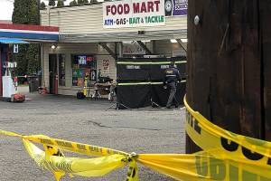 Everett mini-mart clerk stabbed to death in apparent robbery