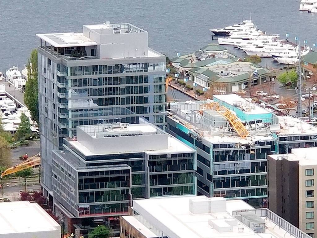 A construction crane collapsed on Mercer Street near I-5 in downtown Seattle. (Chelsea Oughton via AP)