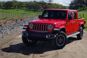 2020 Jeep Gladiator merges the Wrangler with a pickup bed
