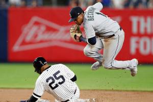 Bullpen meltdown costs M’s another win