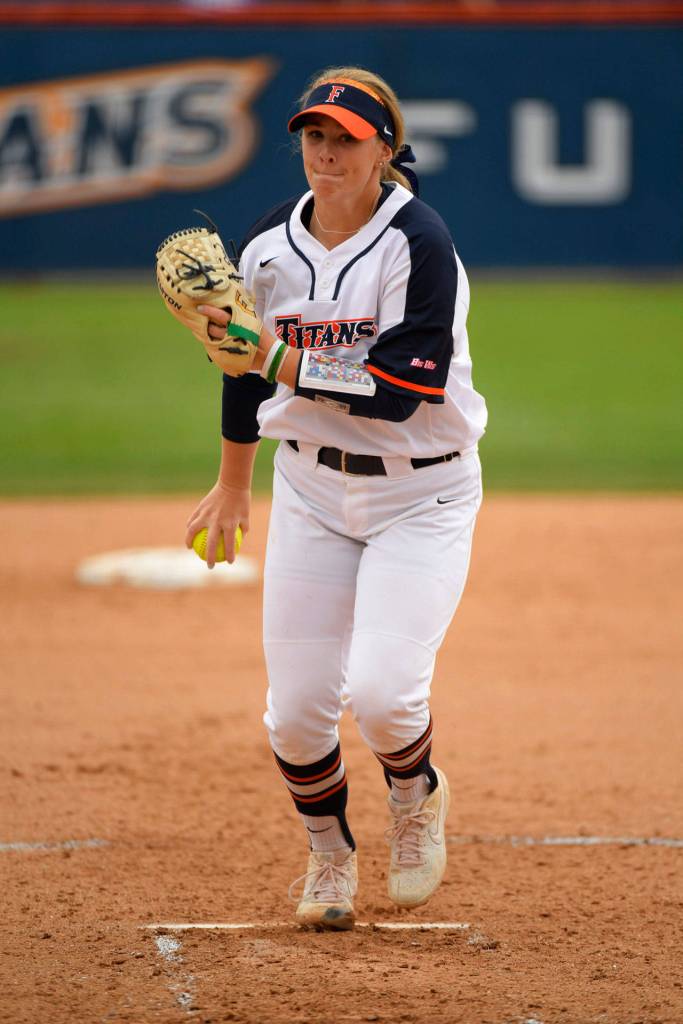 Cal State Fullerton pitcher and Lake Stevens alum Sophie Frost. (Photo by Matt Brown)