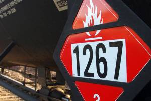 North Dakota to sue Washington state over new oil train rule